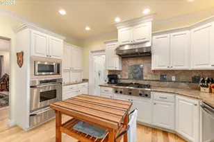 245 Fairway Village Ln, Roseburg, OR 97471 - Photo 20