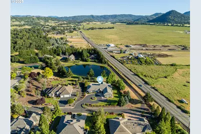 245 Fairway Village Ln, Roseburg, OR 97471 - Photo 46