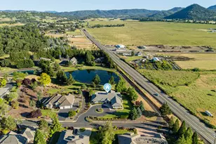 245 Fairway Village Ln, Roseburg, OR 97471 - Photo 46