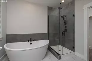 15213 S E Towers Ter, Milwaukie, OR 97267 - Photo 16