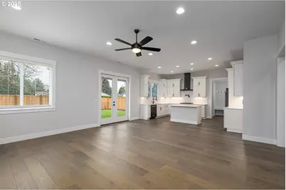 15213 SE Towers Ter, Milwaukie, OR 97267 - Photo 8