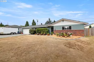 15215 NE Schuyler Ct, Portland, OR 97230 - Photo 2