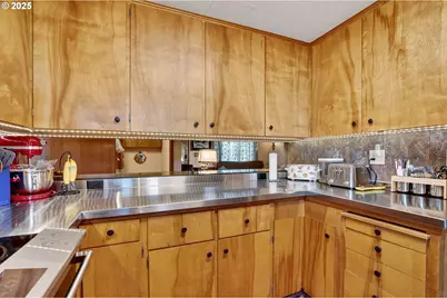 1174 Dellmoor Way, Woodburn, OR 97071 - Photo 6