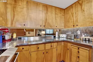 1174 Dellmoor Way, Woodburn, OR 97071 - Photo 6