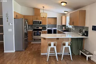 16976 Whittier Dr, Bend, OR 97707 - Photo 4