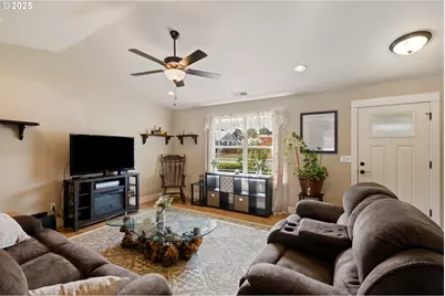 700 SE Tokay St, Winston, OR 97496 - Photo 6