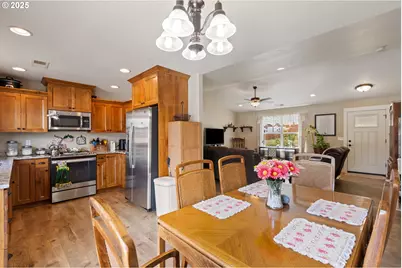 700 SE Tokay St, Winston, OR 97496 - Photo 14