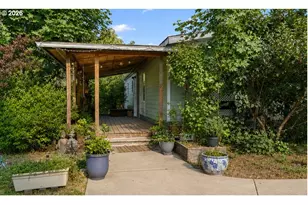 92043 Spicer Ln, Springfield, OR 97478 - Photo 2