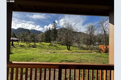 47426 School St, Oakridge, OR 97463 - Photo 10