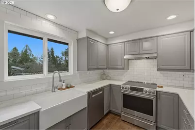 10050 NW Brady Ln, Portland, OR 97229 - Photo 10