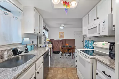 12160 SW Royal Ct #D, King City, OR 97224 - Photo 20