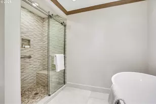 305 S Montgomery St, Portland, OR 97201 - Photo 30