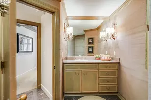 305 S Montgomery St, Portland, OR 97201 - Photo 24