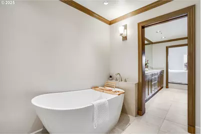 305 S Montgomery St #409, Portland, OR 97201 - Photo 26