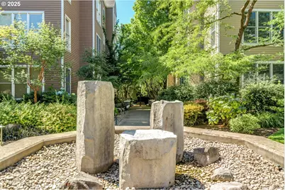 305 S Montgomery St #409, Portland, OR 97201 - Photo 30