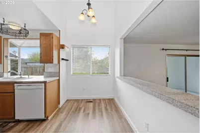 955 S 44th St, Springfield, OR 97478 - Photo 16