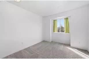 955 S 44th St, Springfield, OR 97478 - Photo 32