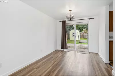 955 S 44th St, Springfield, OR 97478 - Photo 12