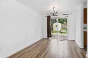 955 S 44th St, Springfield, OR 97478 - Photo 12