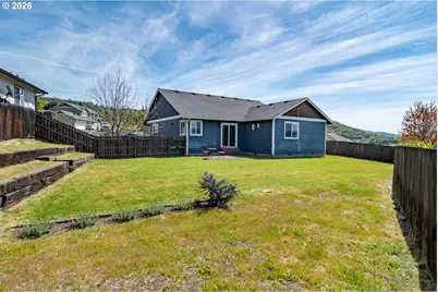 1944 NE Sunset Loop Dr, Roseburg, OR 97470 - Photo 20