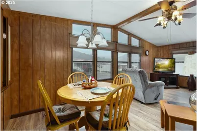 406 Shadow Ranch Ln, Roseburg, OR 97470 - Photo 10