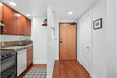 1005 SW Park Ave #204, Portland, OR 97205 - Photo 10