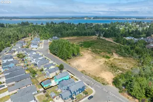 781 Kentucky Ave, Coos Bay, OR 97420 - Photo 44
