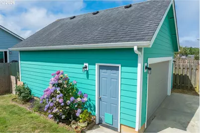 781 Kentucky Ave, Coos Bay, OR 97420 - Photo 42