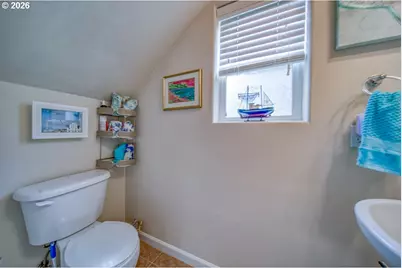 781 Kentucky Ave, Coos Bay, OR 97420 - Photo 22
