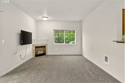 10664 NE Holly St #102, Hillsboro, OR 97006 - Photo 4
