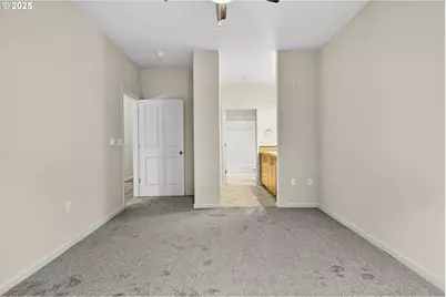 10664 NE Holly St #102, Hillsboro, OR 97006 - Photo 14