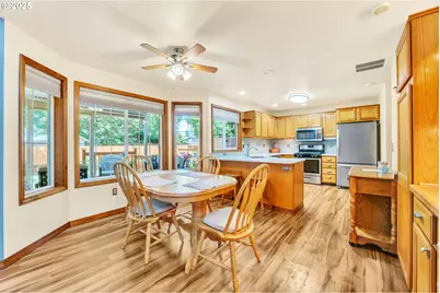 114 Calumet Cir, Eugene, OR 97401 - Photo 14