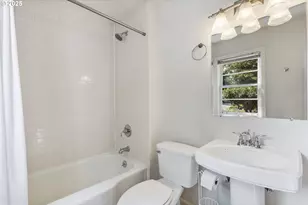 235 NE 61st Ave, Portland, OR 97213 - Photo 16