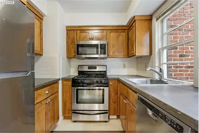 235 NE 61st Ave #36, Portland, OR 97213 - Photo 10