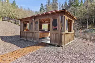 928 Old Stage Rd, Wolf Creek, OR 97497 - Photo 42