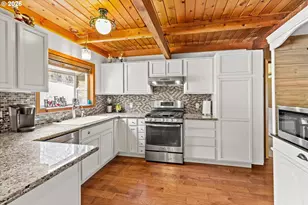 928 Old Stage Rd, Wolf Creek, OR 97497 - Photo 12