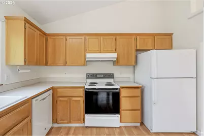 8539 SW John Ct, Tigard, OR 97223 - Photo 16