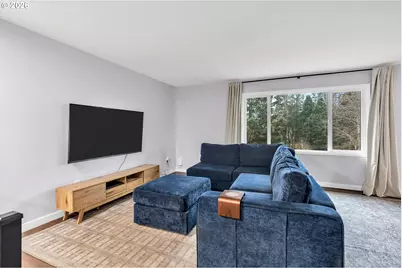 1320 SW 31st St, Gresham, OR 97080 - Photo 6