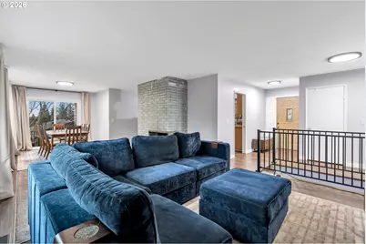 1320 SW 31st St, Gresham, OR 97080 - Photo 8