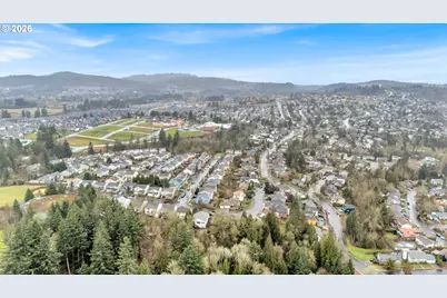 1320 SW 31st St, Gresham, OR 97080 - Photo 46