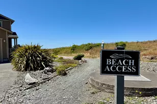 29045 Vizcaino Ct, Gold Beach, OR 97444 - Photo 2