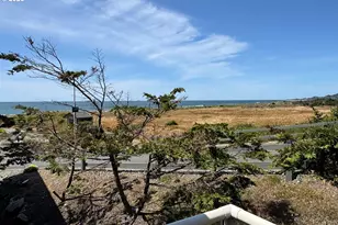 29045 Vizcaino Ct, Gold Beach, OR 97444 - Photo 16