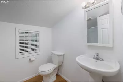 561 W Olive St, Newport, OR 97365 - Photo 10