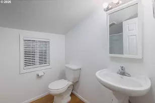 561 W Olive St, Newport, OR 97365 - Photo 10