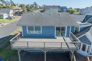 561 W Olive St, Newport, OR 97365 - Photo 40