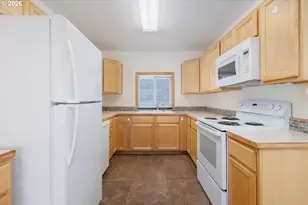 561 W Olive St, Newport, OR 97365 - Photo 26