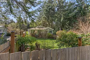 1122 SE 9th St, Bandon, OR 97411 - Photo 2