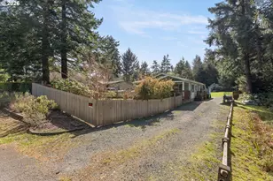 1122 SE 9th St, Bandon, OR 97411 - Photo 4