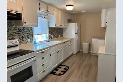 5170 Grand Ave #19, Florence, OR 97439 - Photo 12