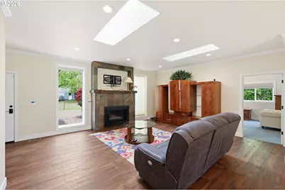 106 Hansen Ln, Eugene, OR 97404 - Photo 8